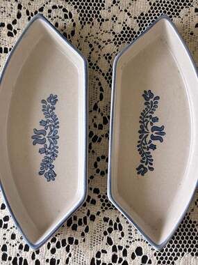 Pfaltzgraff Yorktowne Relish Side Dish #716-51- Set of 2